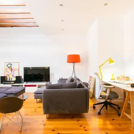 Dafundo-fabulous Duplex Near River Lisbon Ac For 8 Cruz Quebrada