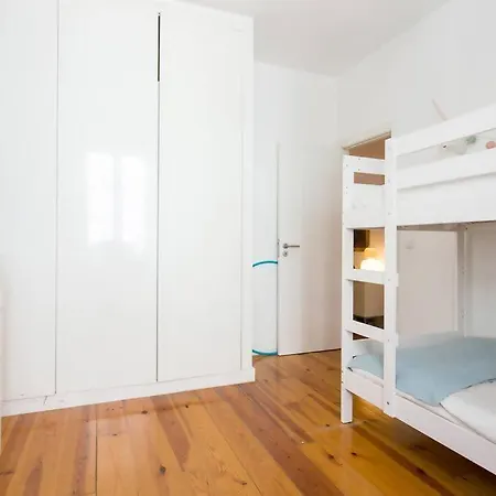 Dafundo-fabulous Duplex Near River Lisbon Ac For 8 * Cruz Quebrada