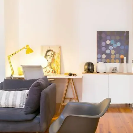 Dafundo-fabulous Duplex Near River Lisbon Ac For 8