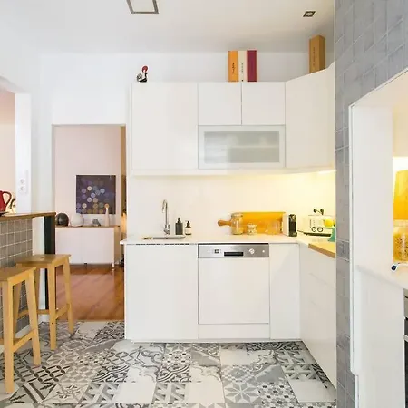 Fabulous Duplex Near River Lisbon Ac For 8 Cruz Quebrada