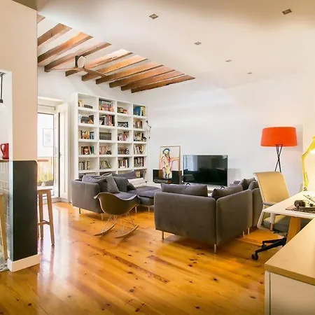 Fabulous Duplex Near River Lisbon Ac For 8 公寓